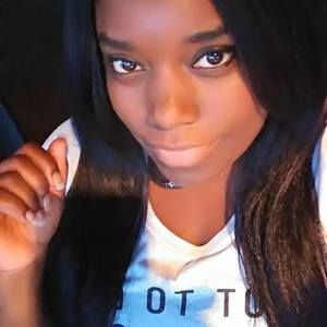 Meet your Posher, Mia